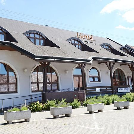 Hotel U Racka Ostrožská Nová Ves المظهر الخارجي الصورة