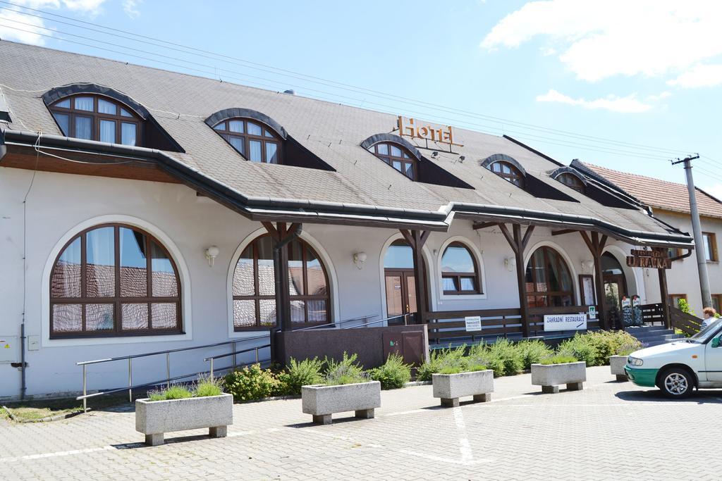 Hotel U Racka Ostrožská Nová Ves المظهر الخارجي الصورة