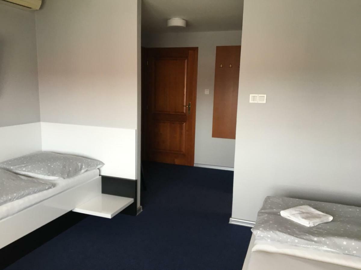 Hotel U Racka Ostrožská Nová Ves المظهر الخارجي الصورة